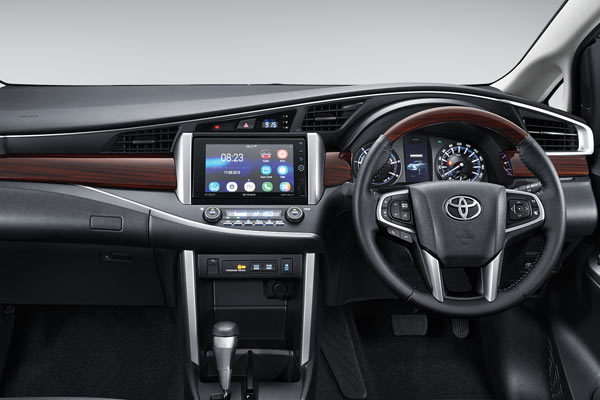 desain interior-toyota-kijang-innova