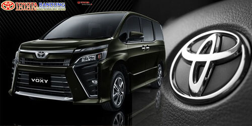 Toyota Voxy Mobil  Terbaik  di  ajang Indonesia  Car  of the 